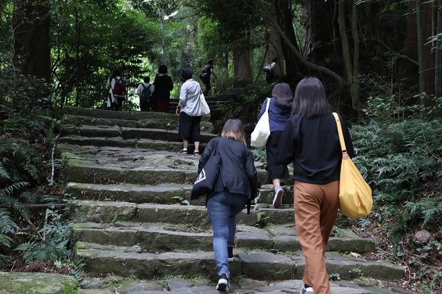 9月6日　那智山　熊野古道大門坂-r.jpg