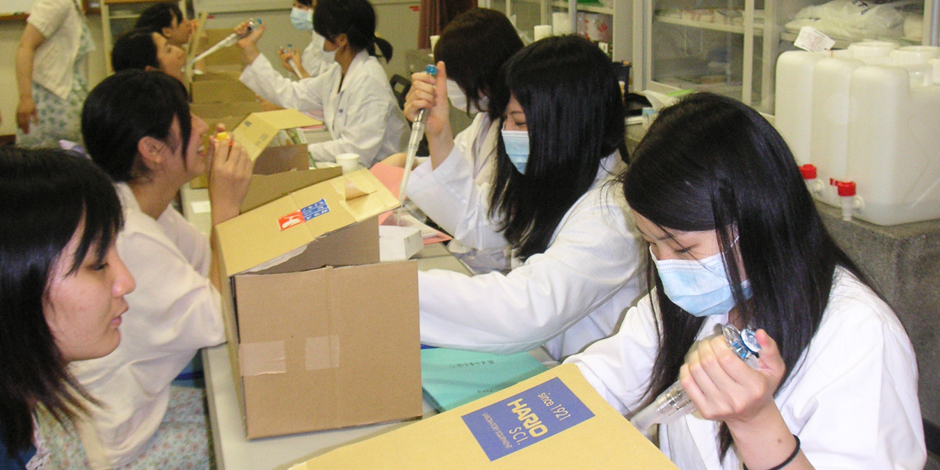 病院以外でもさまざまな企業、分野で仲間が活躍しています