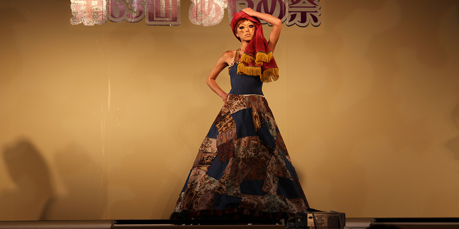 被服全般や色彩などを学び、授業で自作ドレスを作成