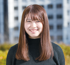 上野 里穂
