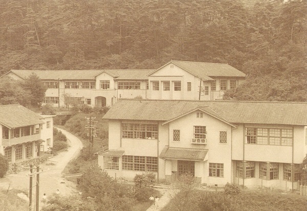 hiroshima_jogakuin_college_1949.jpg